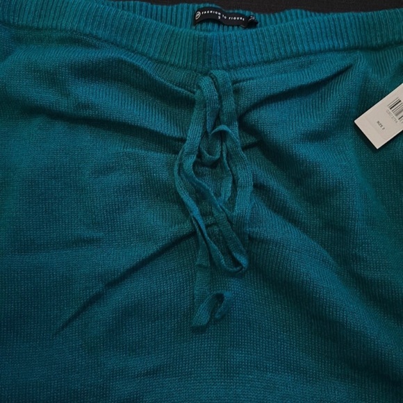 This is a bundle set - Picture 4 of 7